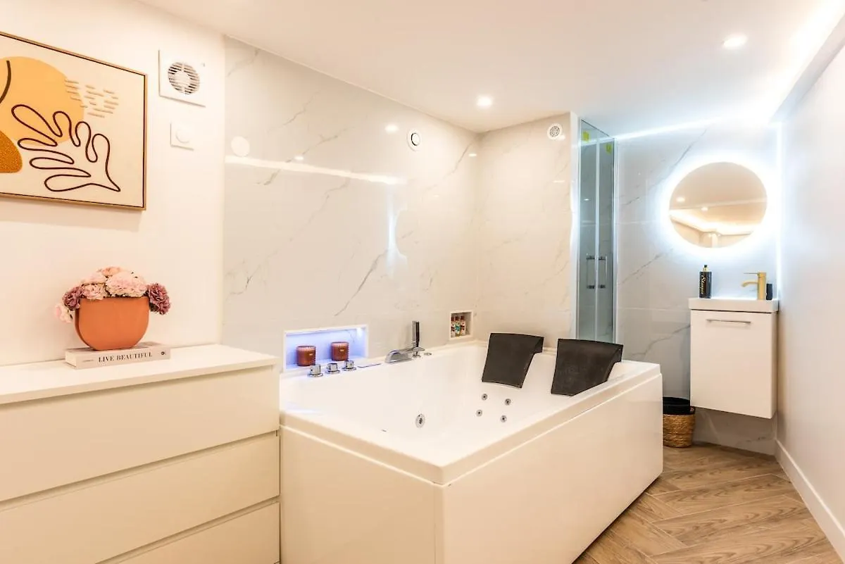 Appartement D'Exception Avec Jacuzzi Et Ac - 6P Paris 0*,  Frankreich