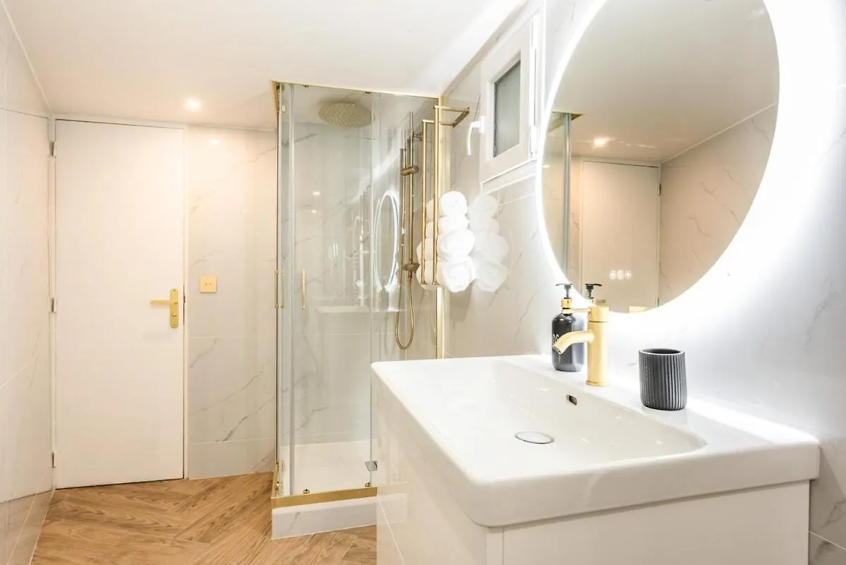 Daire Appartement D'Exception Avec Jacuzzi Et Ac - 6P Paris